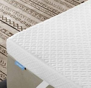 lot 39934 image: LAURALAND 3 INCH QUEEN SIZED MATTRESS TOPPER WOTG COVER