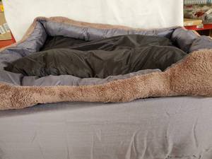 lot 53408 image: Large Brown Dog Bed