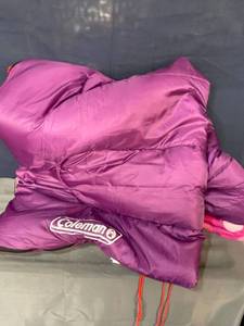 lot 53493 image: Coleman Sleeping Bag