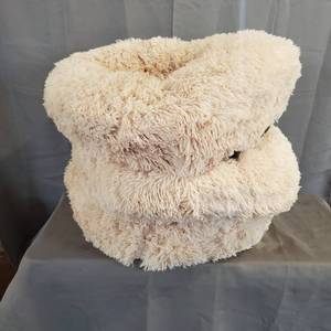 lot 55917 image: ACTIVE PETS DOG BED SET OF 3