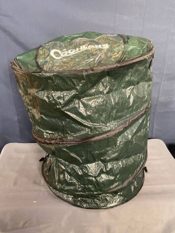 lot 20819 image: Coghlan��s Brand Collapsable Laundry