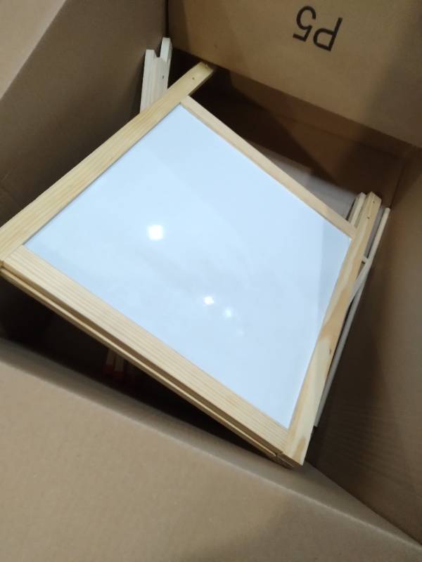 lot 39913 image: CHILDRENS WHITE BOARD EISLE AND ACTIVITY CENTER
