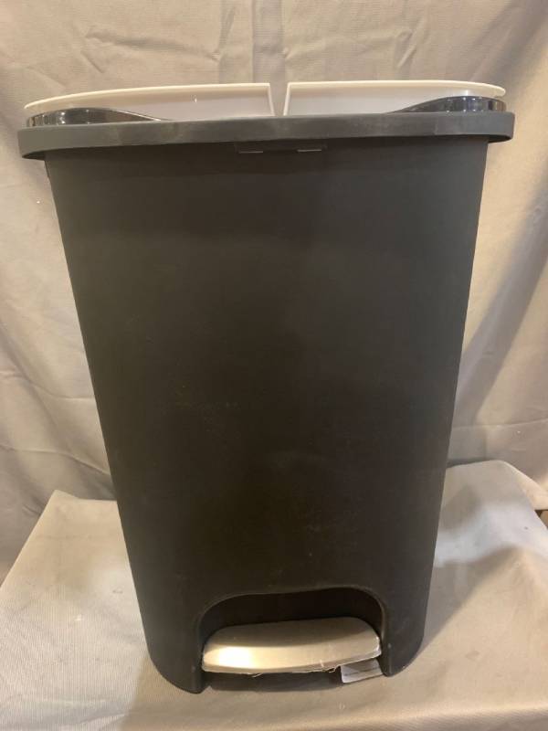 lot 58425 image: Rubbermaid 2019 Version Step-on Lid Trash Can For Home, Kitchen, And Bathroo