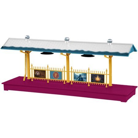 lot 29983 image: Lionel O Gauge The Polar Express Plug Expand Play Station Platform Electric Train Operating Accessory