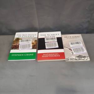 lot 1425 image: LOT OF SCHOOL BOOKS