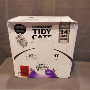 lot 1437 image: Purina Tidy Cats Low Dust, Multi Cat, Clumping Cat Litter, LightWeight Glade Clean Blossoms, 17 lb. Box