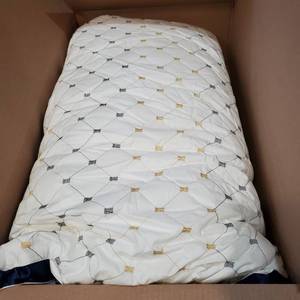 lot 1588 image: LONG PILLOW