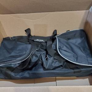lot 1596 image: DUFFLE BAG