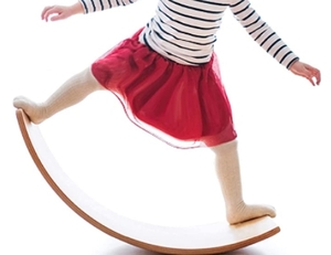 lot 1601 image: WOODEN WOBBLE BALANCE BOARD