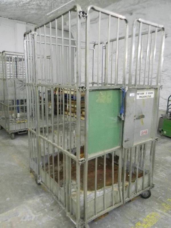 lot 286 image: Steel Cage on Casters   82x50x45