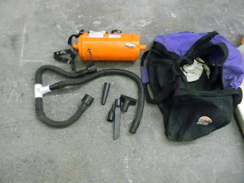 lot 296 image: Airsled Vac N Blo 4.0 HP
