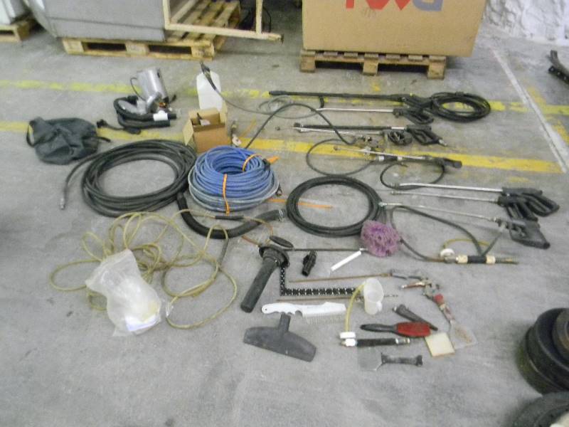 lot 308 image: Various Pressure Wahser Accessories