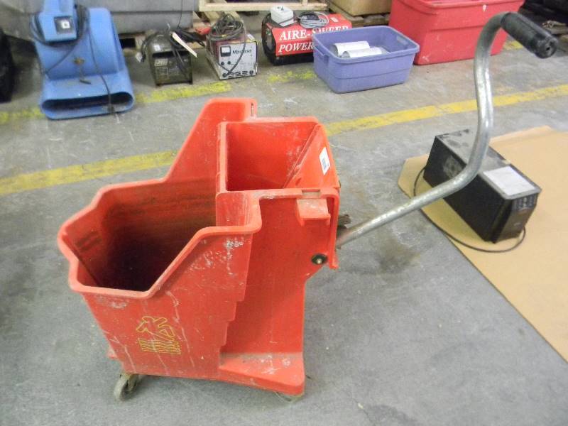 lot 325 image: Mop Bucket, Ringer, with Drain Valve