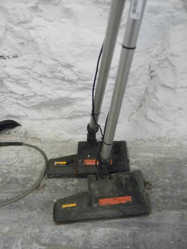 lot 345 image: Various Carpet Cleaning Accessories