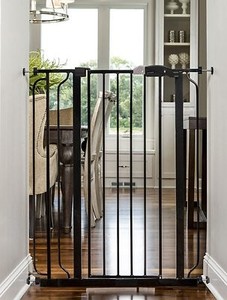 lot 19764 image: Regalo Easy Step Extra Tall Walk-Through Gate