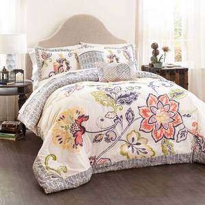 lot 2768 image: Lush Decor Aster Quilted Comforter Set