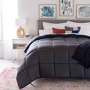 lot 2760 image: Linenspa Down Alternative Microfiber Comforter