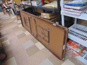 lot 3864 image: 8 Foot Folding Table