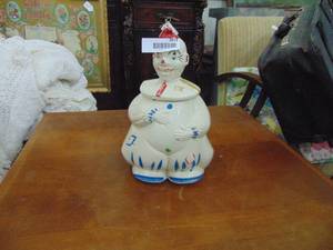 lot 3874 image: McCoy Clown Cookie Jar