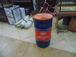 lot 3879 image: Large Gulf Gear Lubricant Can - 25 Gallon 