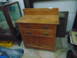 lot 3894 image: Oak Wash Stand