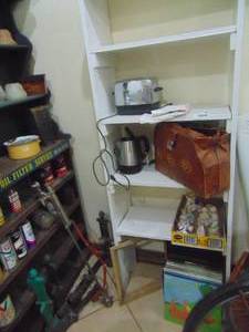 lot 3895 image: Contents of Shelves