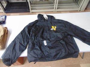 lot 3944 image: Lined Black Windbreaker Size Mens -XXL