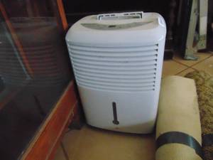 lot 3950 image: GE Dehumidifier runs but needs repair
