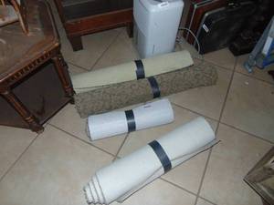 lot 3955 image: Carpet Bits - 2 x 4, 2 x 6 - Berber