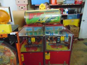 lot 3959 image: Big Rig Truckin - Coin Dump - Slider - Machine Pair - Powers Up - Needs TLC