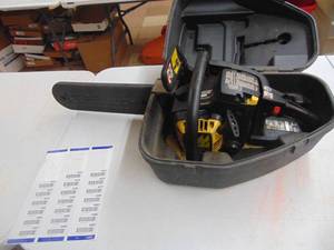 lot 3969 image: McCulloch Chain Saw - No bar W Case - Good compression