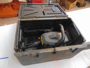 lot 3970 image: Craftsman Cahinsaw - Good Compression