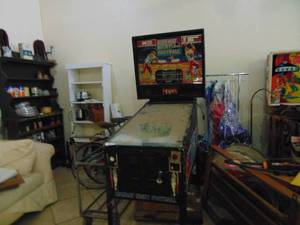 lot 3982 image: Pinball Machine - Monday Night Football - Powers on - Keys Present - Manuals- Been in storage unit for 2 Years 