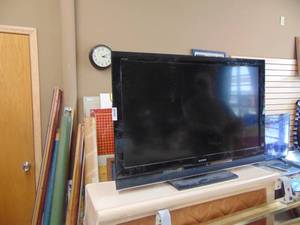 lot 4000 image: Sony Bravia 46 Flat Screen - Powers on