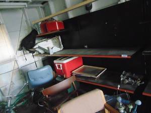 lot 4003 image: 2- 4 Foot Sections of Gondola Shelving - Shelving Only