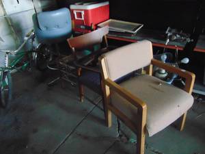 lot 4004 image: 3 Chairs and 1 Blue Vinyl Stool