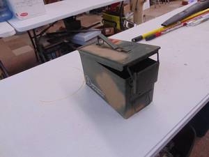 lot 3902 image: Military Ammo container