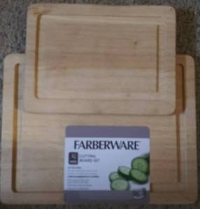 lot 30036 image: 2 Pc Farberware Wooden Cutting Board Set