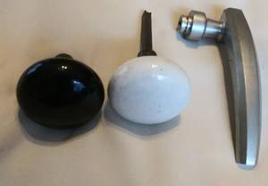 lot 30072 image: Doorknob Lot
