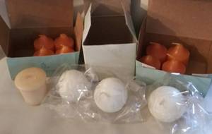 lot 30082 image: Lot of Votive Candles