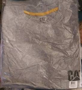 lot 31043 image: Cat Mens Size Medium Heather Gray Builder Sleeveless Pocket Tee 1510453