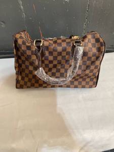 lot 6747 image: Fashion Purse