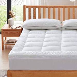 lot 52790 image: Sufee - Mattress Topper - Twin