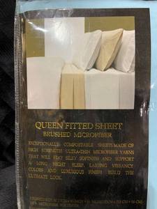 lot 53852 image: Cathay Luxury Silky Soft Polyester Single Fitted Sheet, Queen Size, Aqua