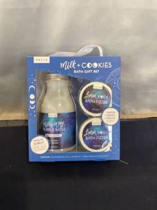 lot 6928 image: BATH GIFT SET milk COOKIES HALLU..