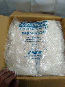 lot 1305 image: Clean Team Style 2830 12 Length 1000 Gloves Per Case Size Medium