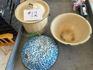 lot 12 image: Enamelware Lot