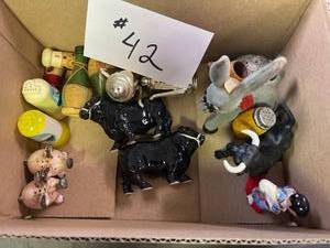 lot 42 image: Lot of misc Porcelain Salt and Pepper Shakers
