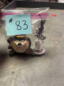 lot 83 image: Warner Bros 1993 bugs bunny and Taz Collectible Salt and Pepper Shakers