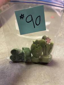 lot 90 image: Cactus and clover Salt and Pepper Shakers